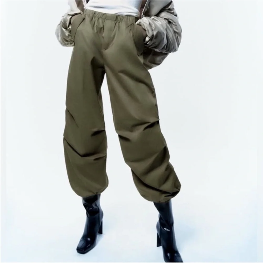 NWT ZARA Parachute Utility Jogger Pants in Dark Khaki Size Small fits XS! - Picture 2 of 11